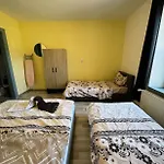 Spacieux Avec Grand Jardin Et Terrasse 1 A 8 Pers